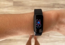 Recenze: fitness náramek Fitbit Luxe