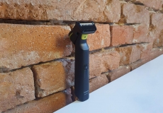 Recenze: holicí strojek Philips OneBlade QP6530/15