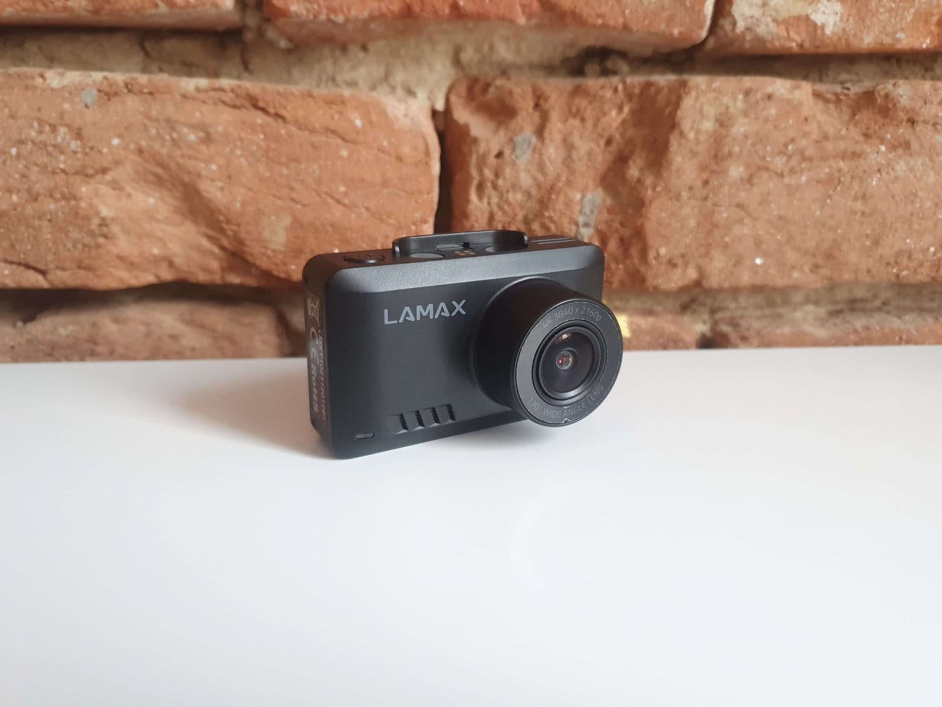 Recenze: autokamera Lamax T10 4K GPS