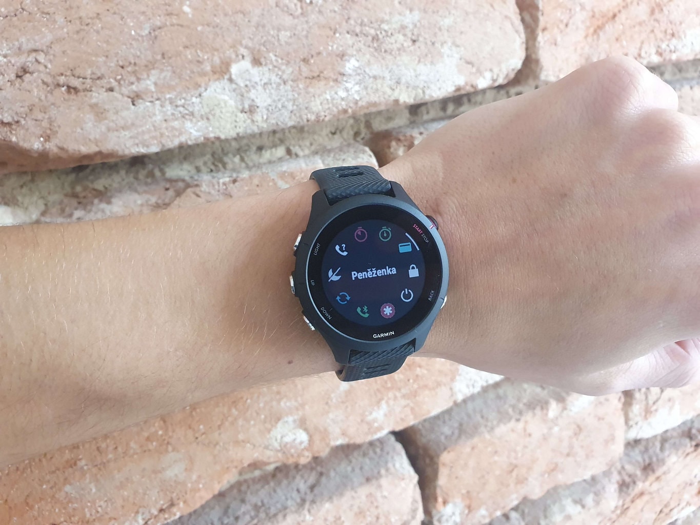 Chytré hodinky s NFC: rychlejší platby a inteligentní funkce
