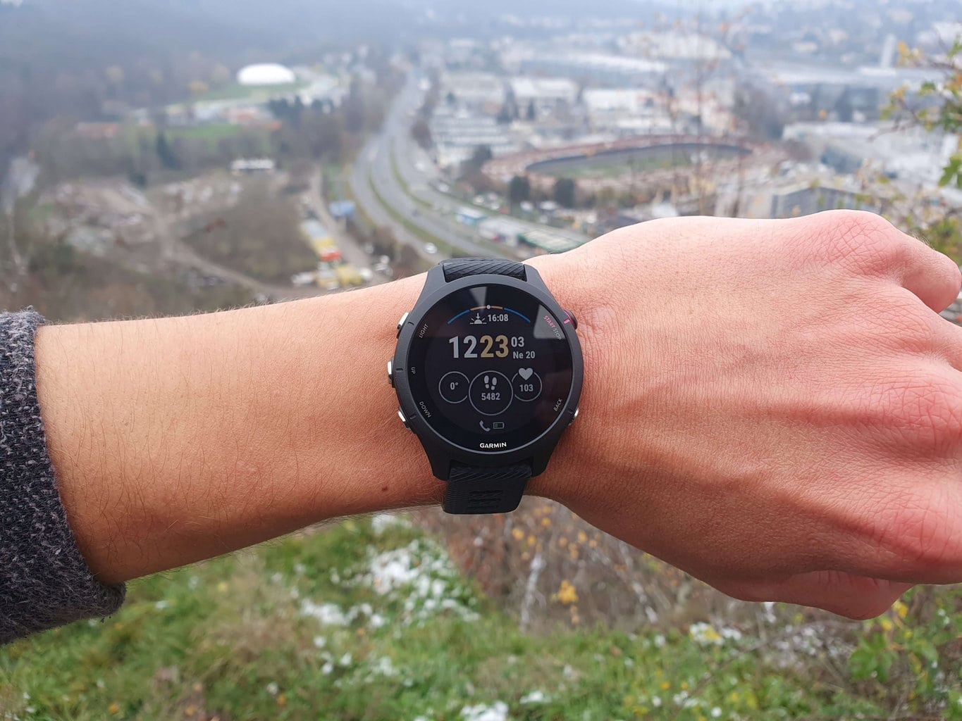 Recenze: chytré hodinky Garmin Forerunner 255S Music - ITmix.cz