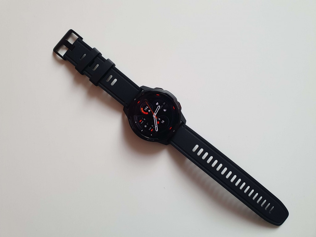 Hodinky Xiaomi Watch S1 Active působí na první pohled odolně