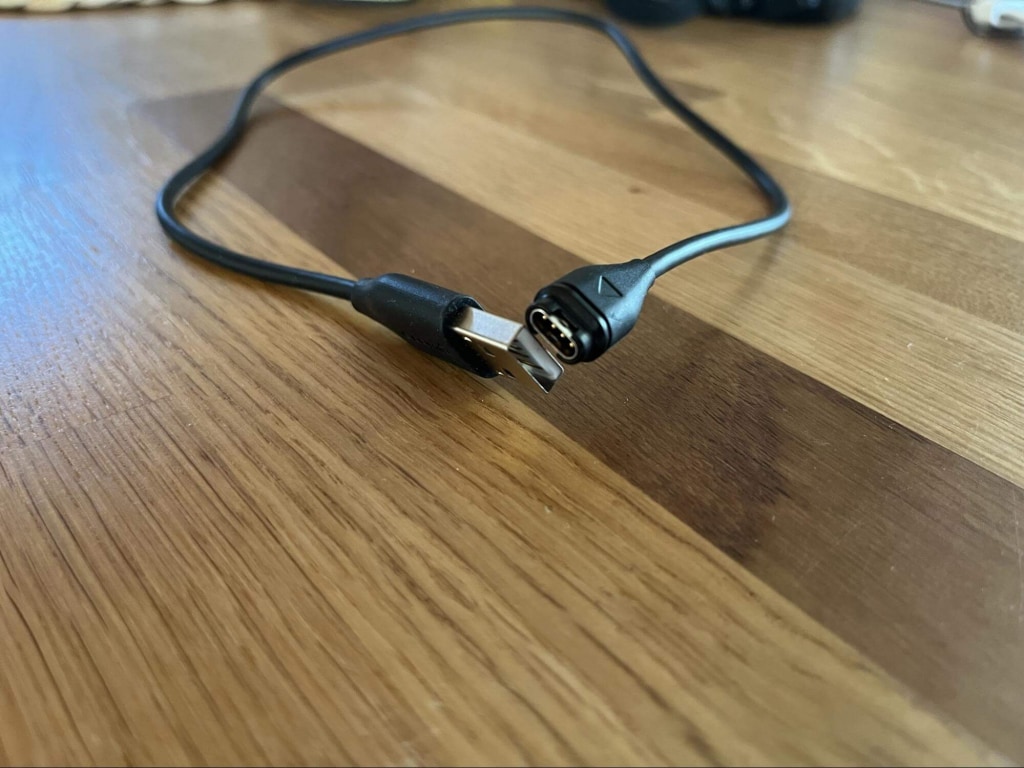 Kabel je stejný jako u jiných modelů Garmin