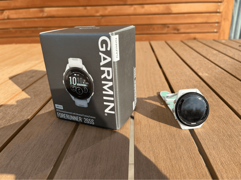 Garmin Forerunner 265s má úplně stejné balení