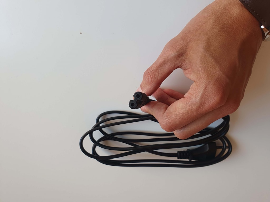 Konektor kabelu sice není proprietární, ale zároveň nepatří mezi nejrozšířenější