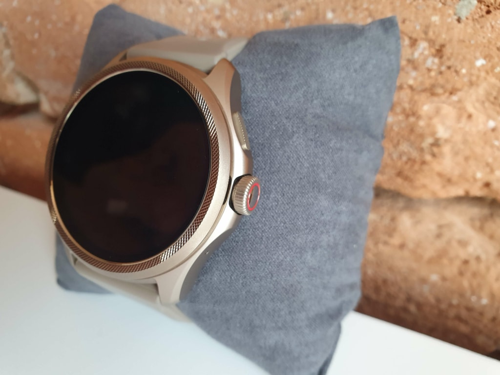 Korunka na hodinkách TicWatch Pro 5 GPS je o něco pohodlnější