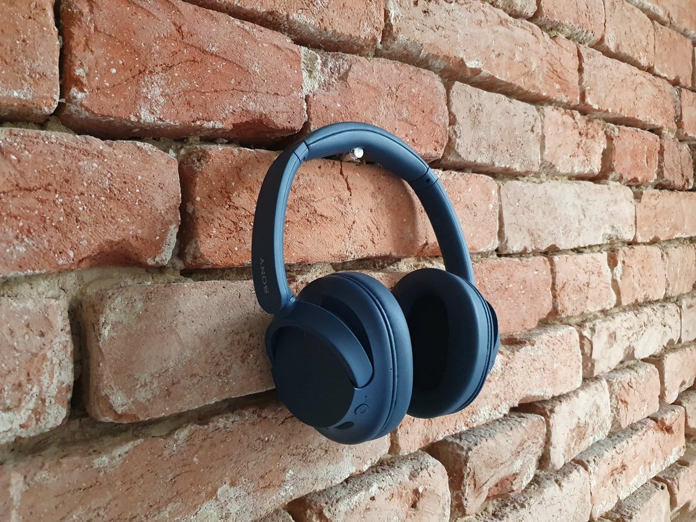 Recenze: bezdrátová sluchátka Sony WH-CH720N