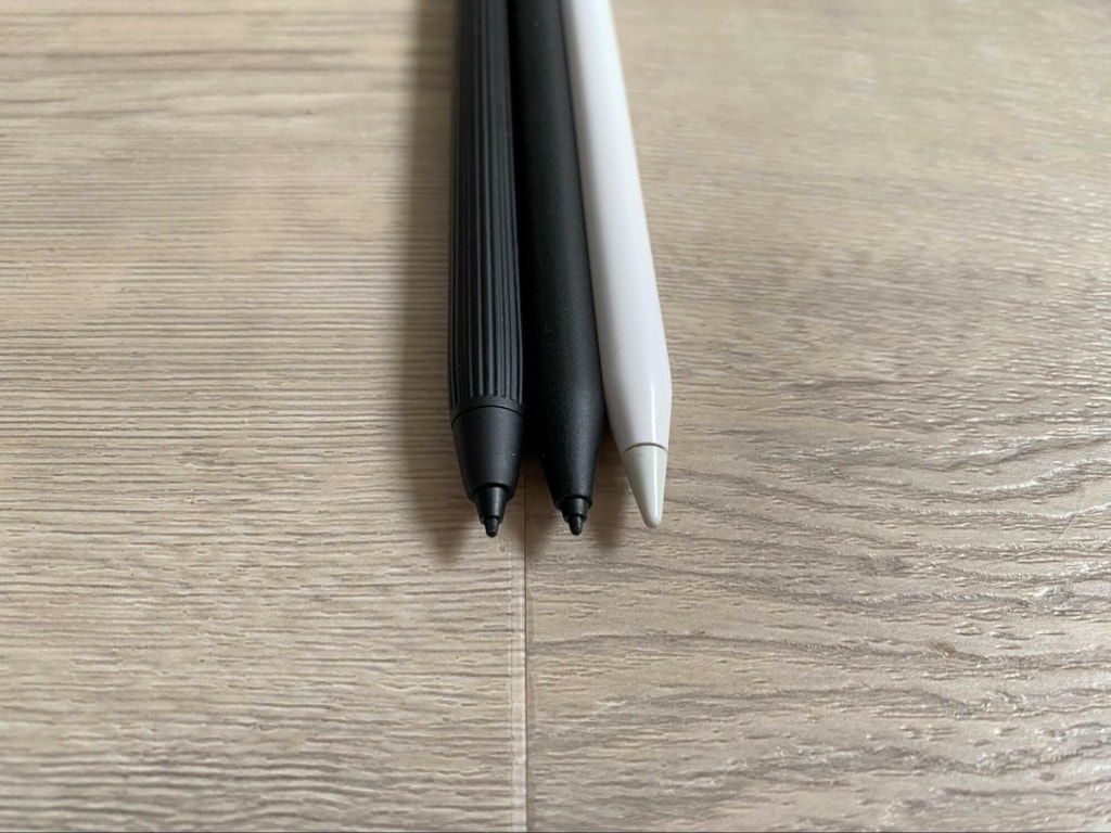 Hrot u Apple Pencil (vpravo) je největší