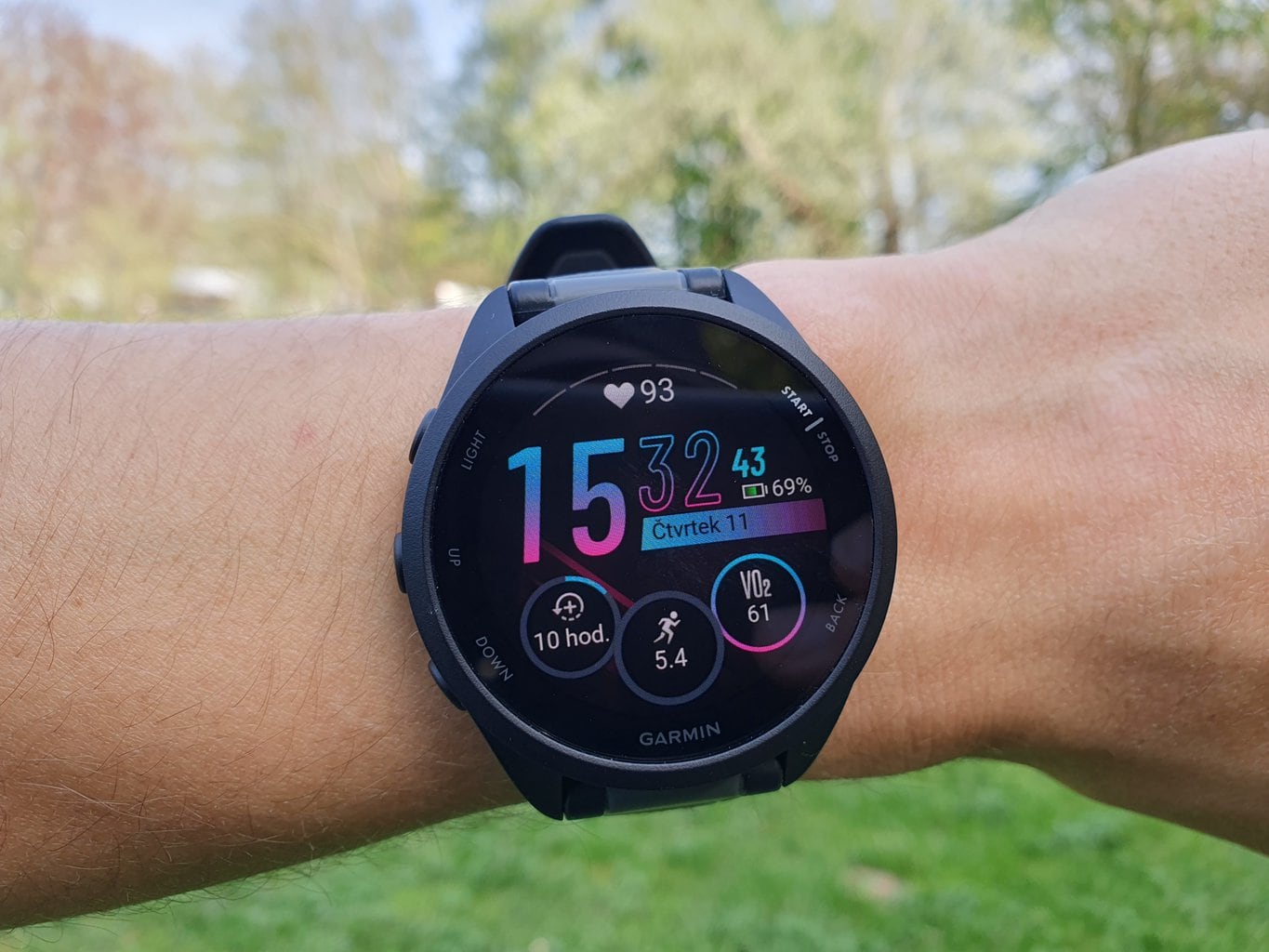 Recenze: chytré hodinky Garmin Forerunner 165