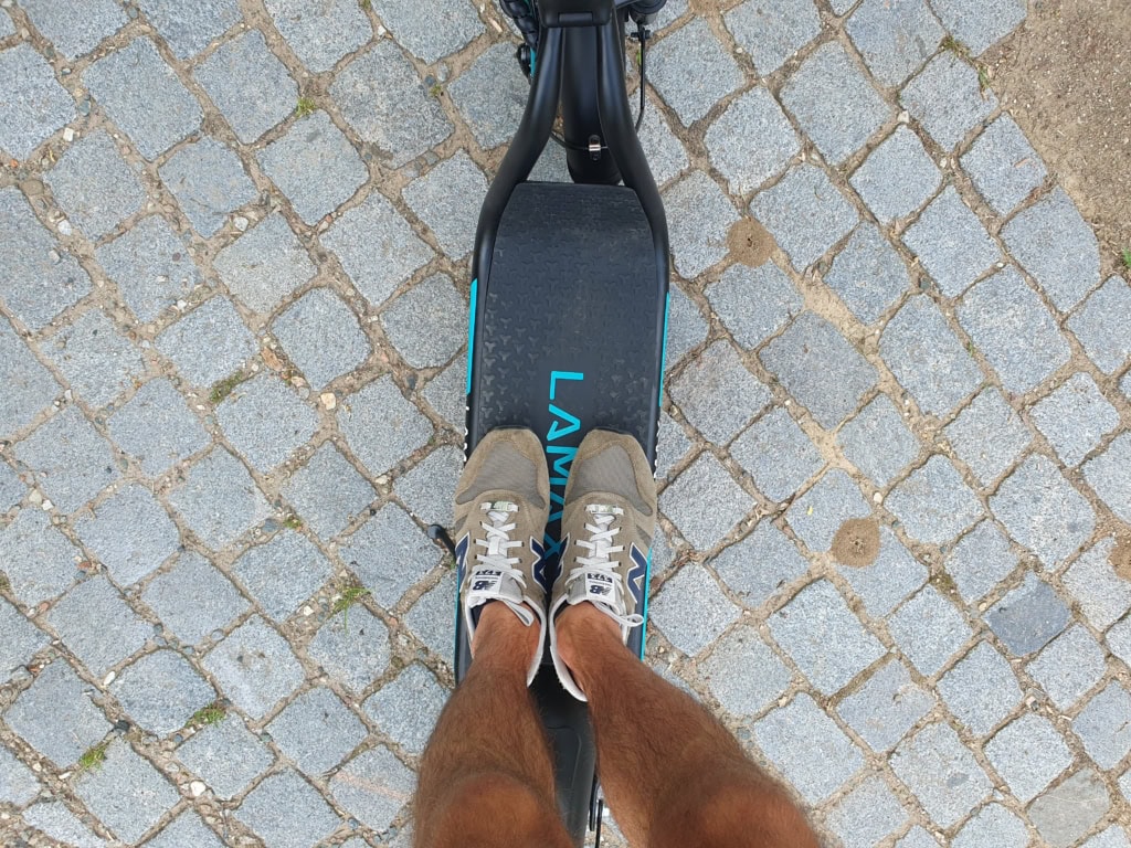 Postoj s nohama vedle sebe