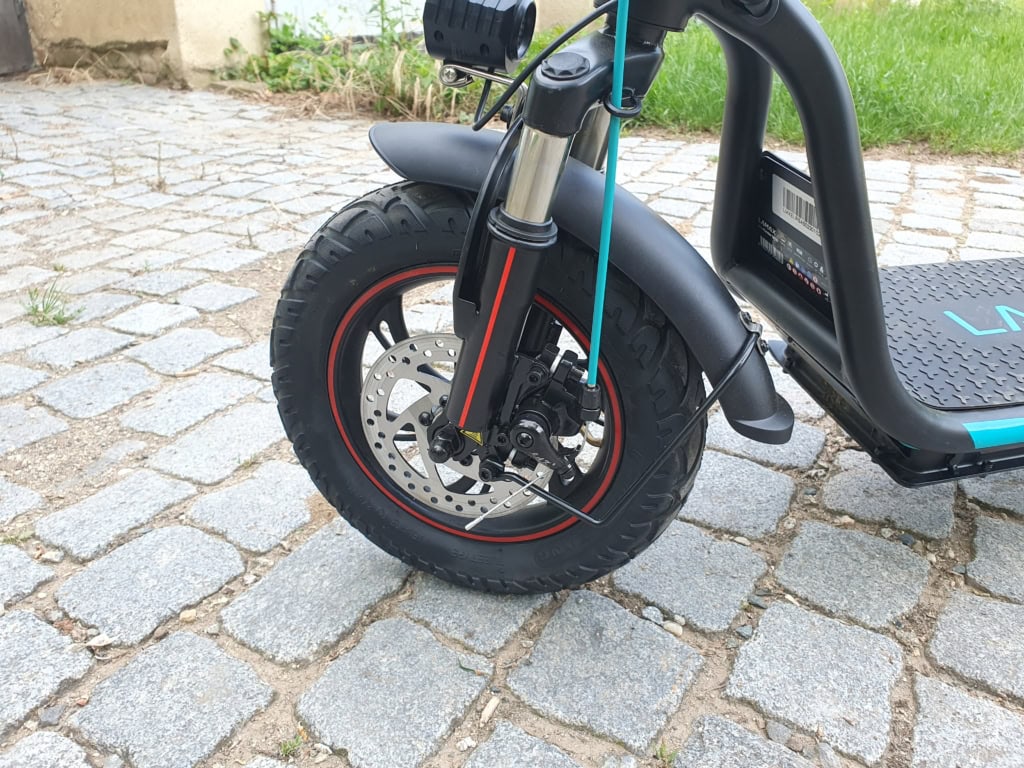 Přední odpružení je měkké a efektivní