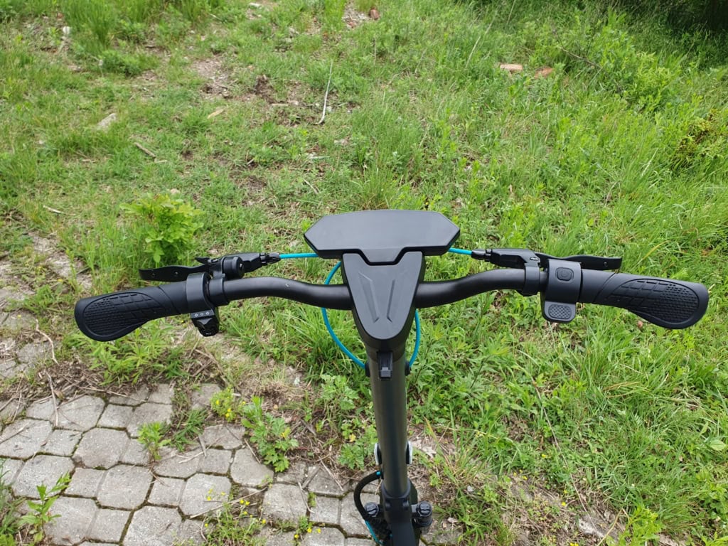 Široká řídítka hrají ve prospěch dobré stabilitě
