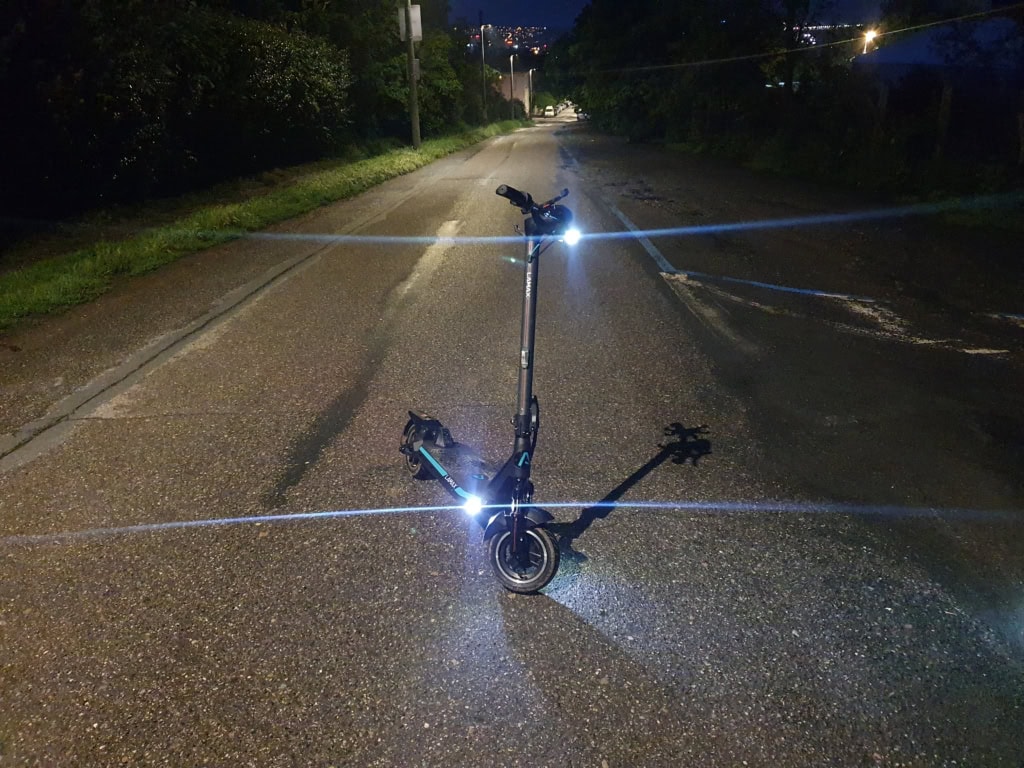 Ve tmě se koloběžka neztratí