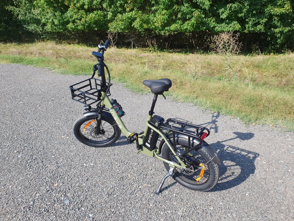Kolo poskládáte jednodušeji ve dvou osobách
