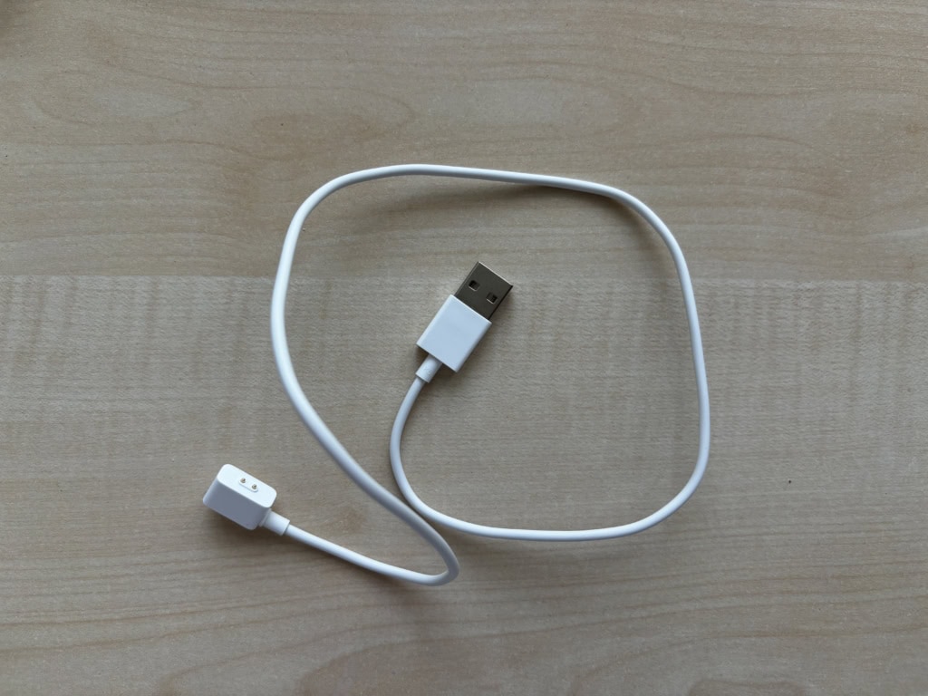 Je třeba speciální kabel s magnetickou koncovkou
