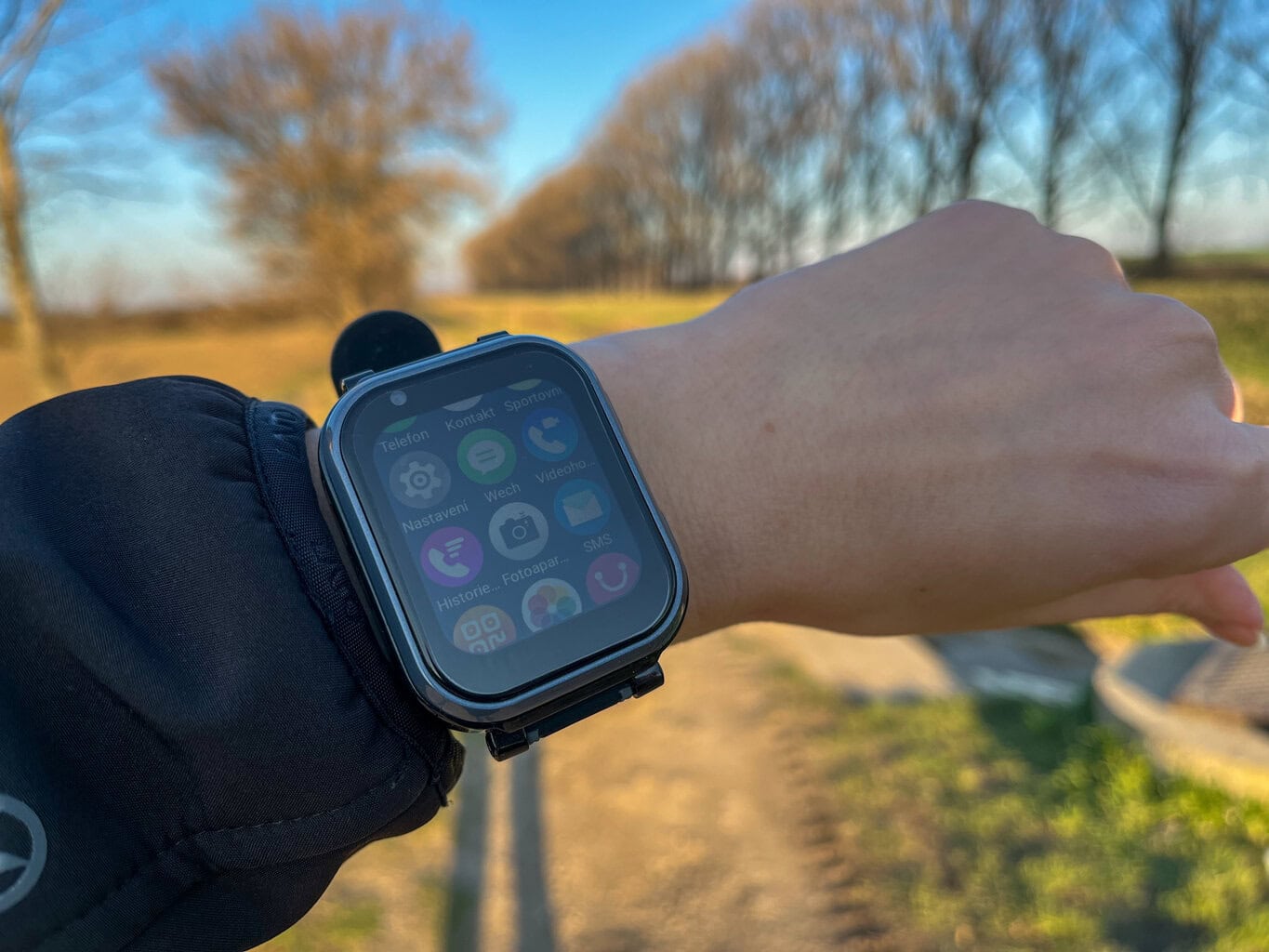 Recenze: chytré hodinky Carneo GuardKid+ 4G Ultra