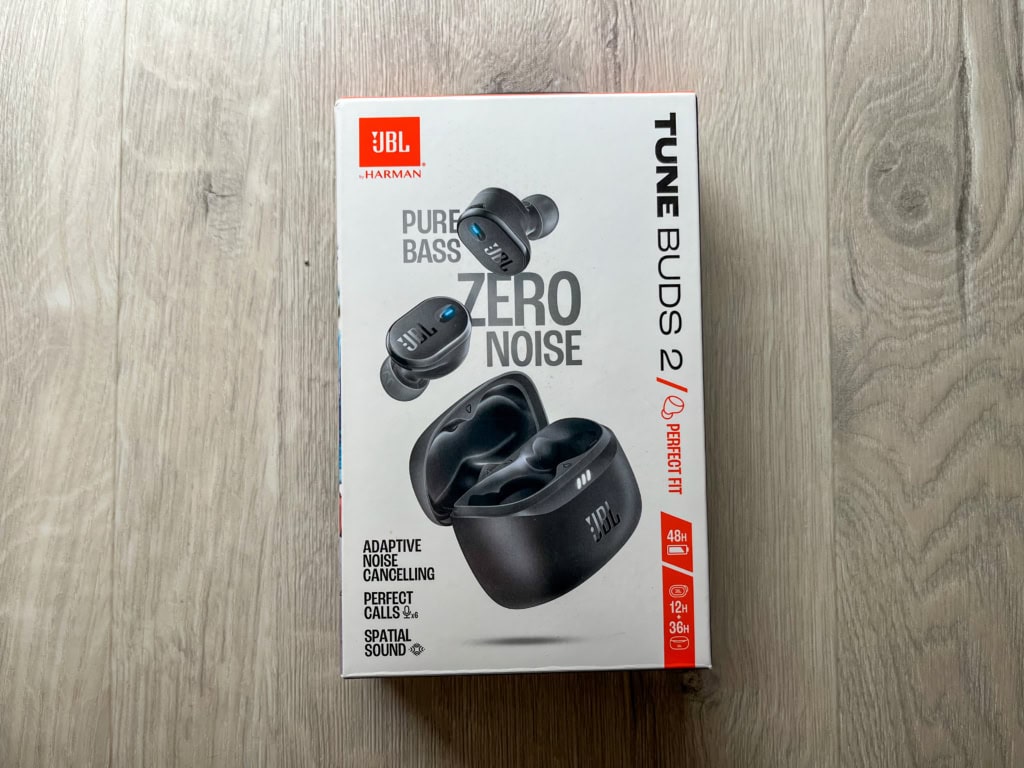 Balení JBL Tune Buds 2
