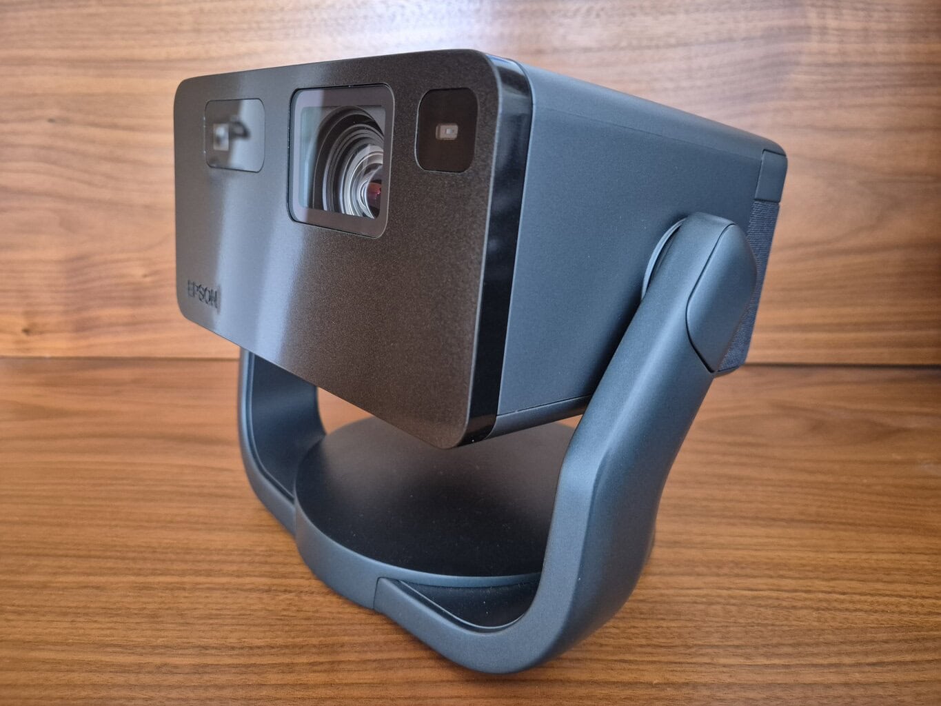 Recenze: smart projektor Epson EF-22