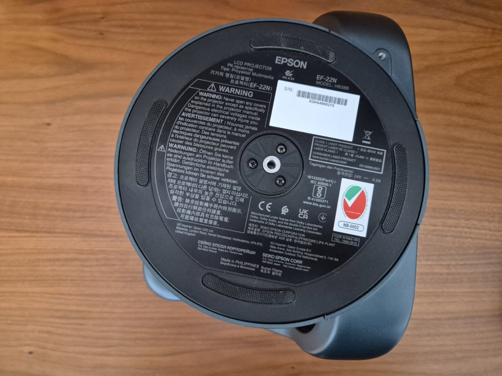 Stativový závit umožní instalaci například na pevný stativ