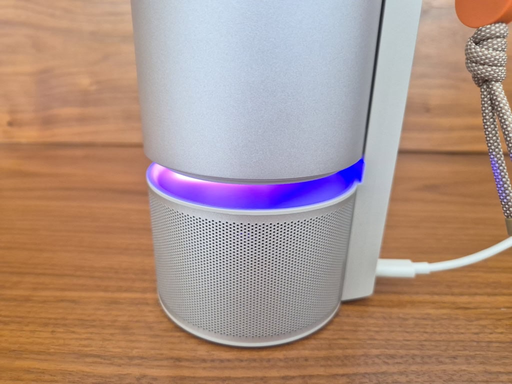 V režimu Bluetooth reproduktoru lze zapnout i ambientní osvětlení