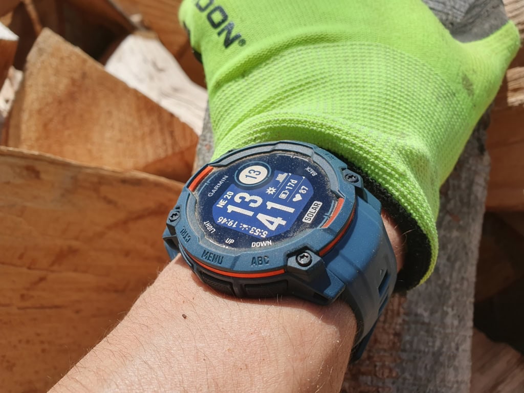 Při outdoorových aktivitách hodinky nepřekážejí