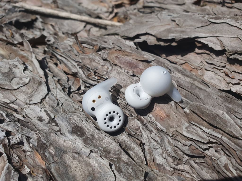 LinkBuds Open nabízejí netradiční design