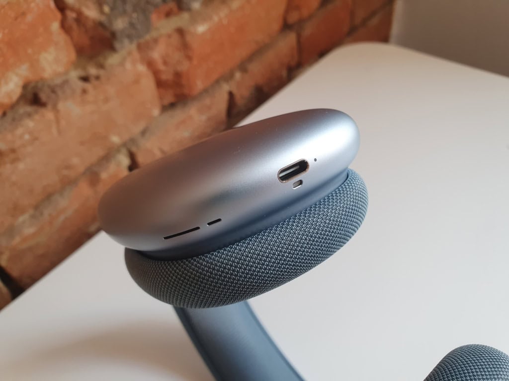 USB-C konektor nabíjení