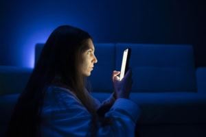 Technologie a spánek: Jak modré světlo ovlivňuje kvalitu odpočinku
