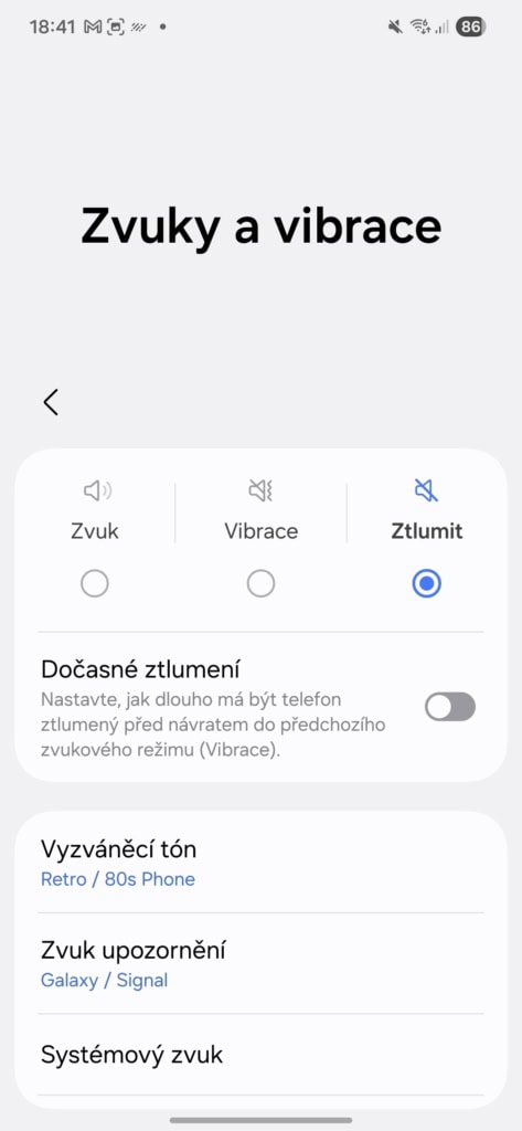 Jedním z řešení je místo režimu DND telefon pouze ztlumit. (Zdroj: Stanislav Janů)