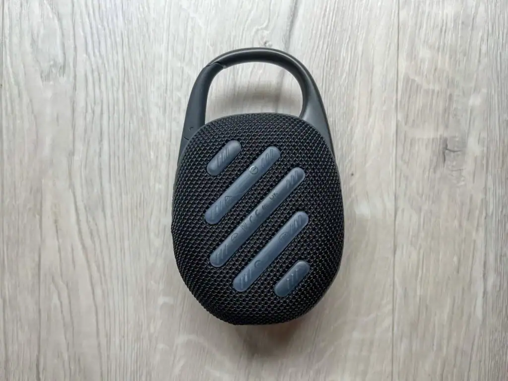 JBL Clip 5 (Zdroj: Hana Smětáková)