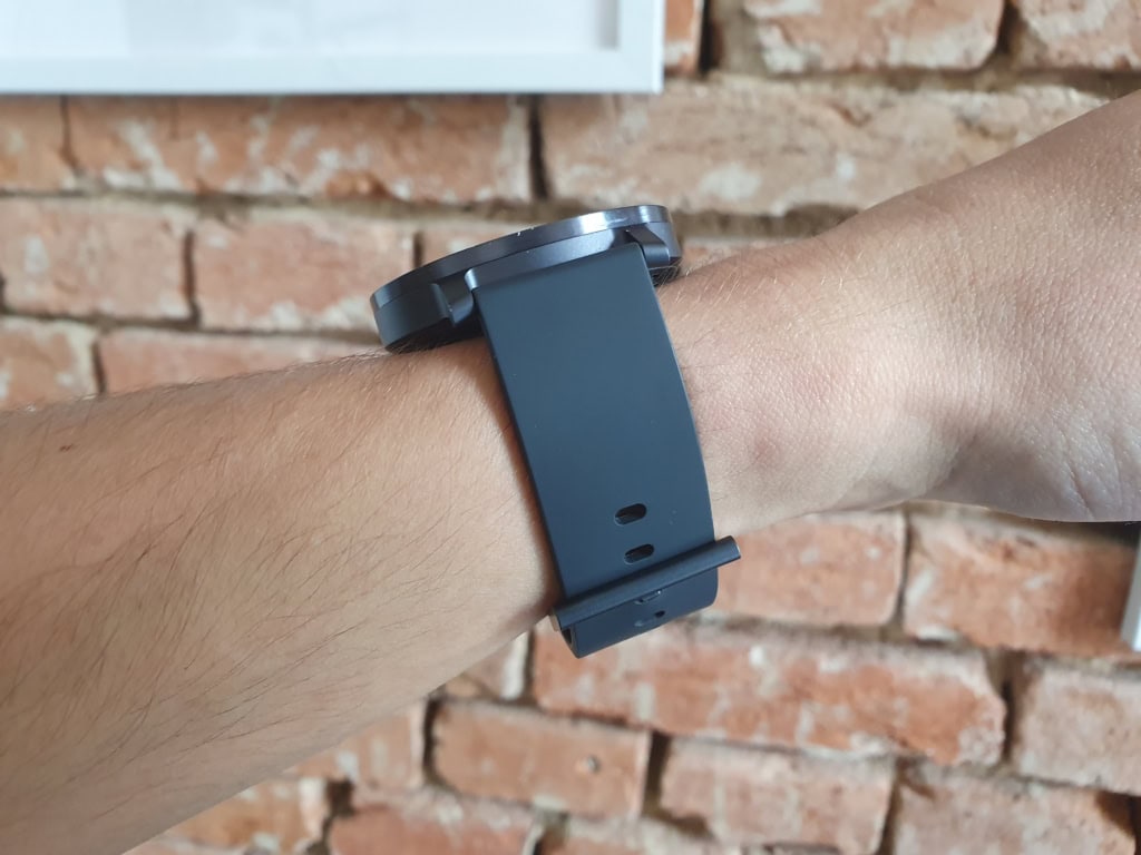 Řemínek pěkně kopíruje tvar zápěstí. Foto: Martin Dajča