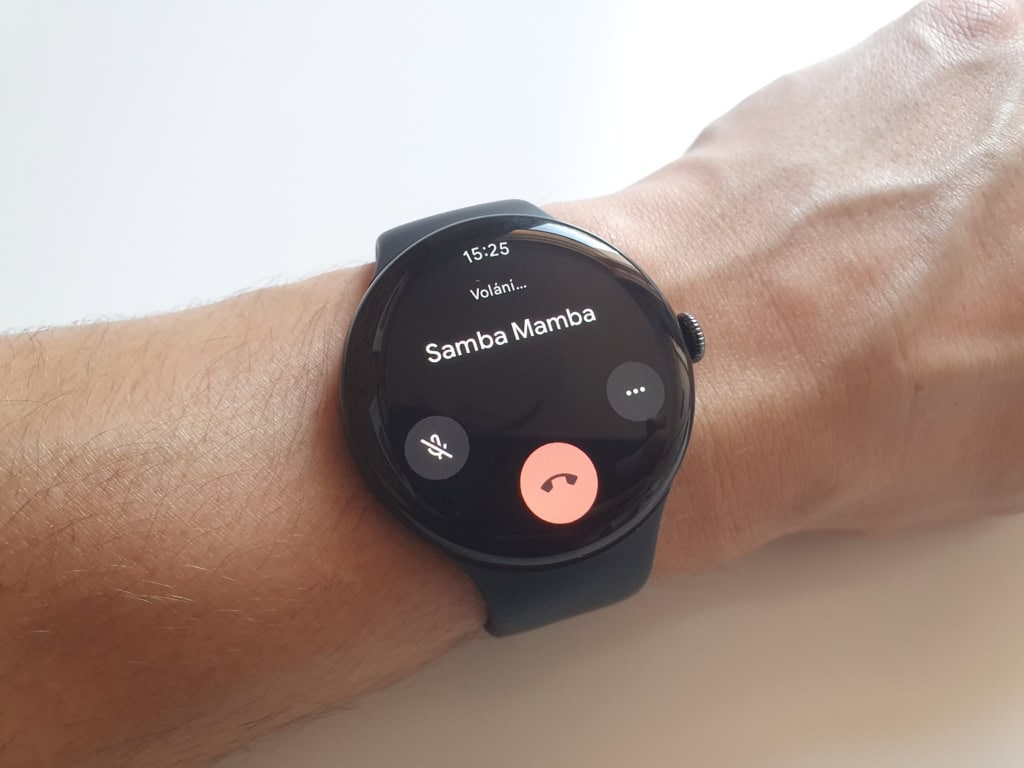 Hovory i přes eSIM. Foto: Martin Dajča