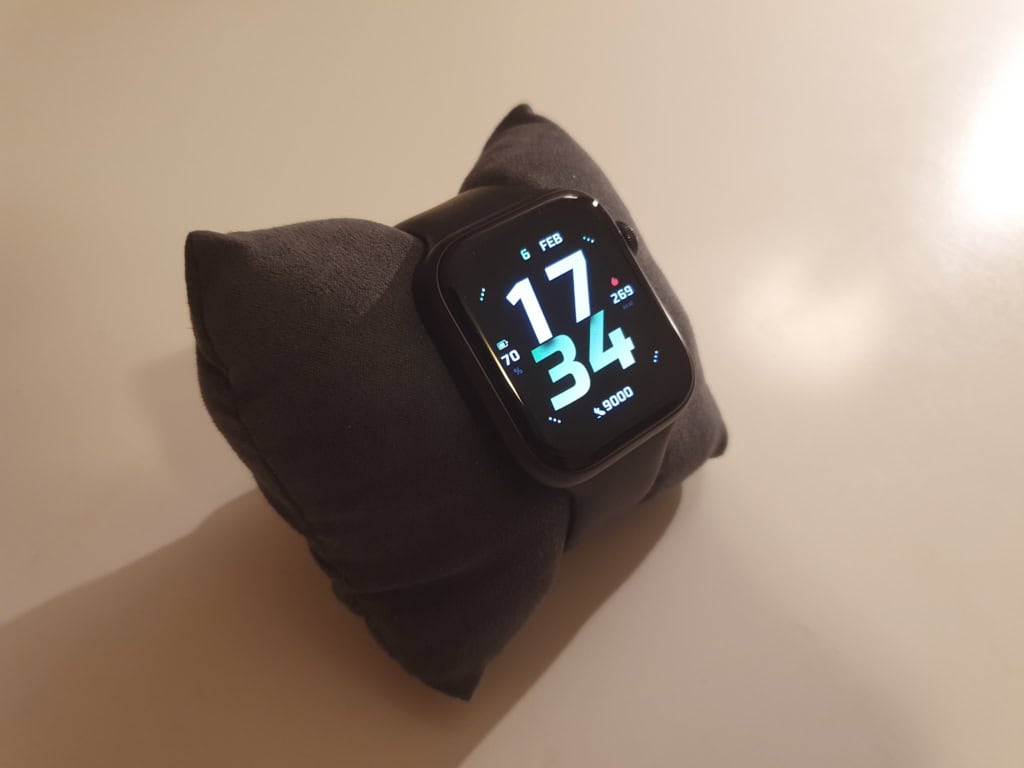 Velký AMOLED displej. Foto: Martin Dajča