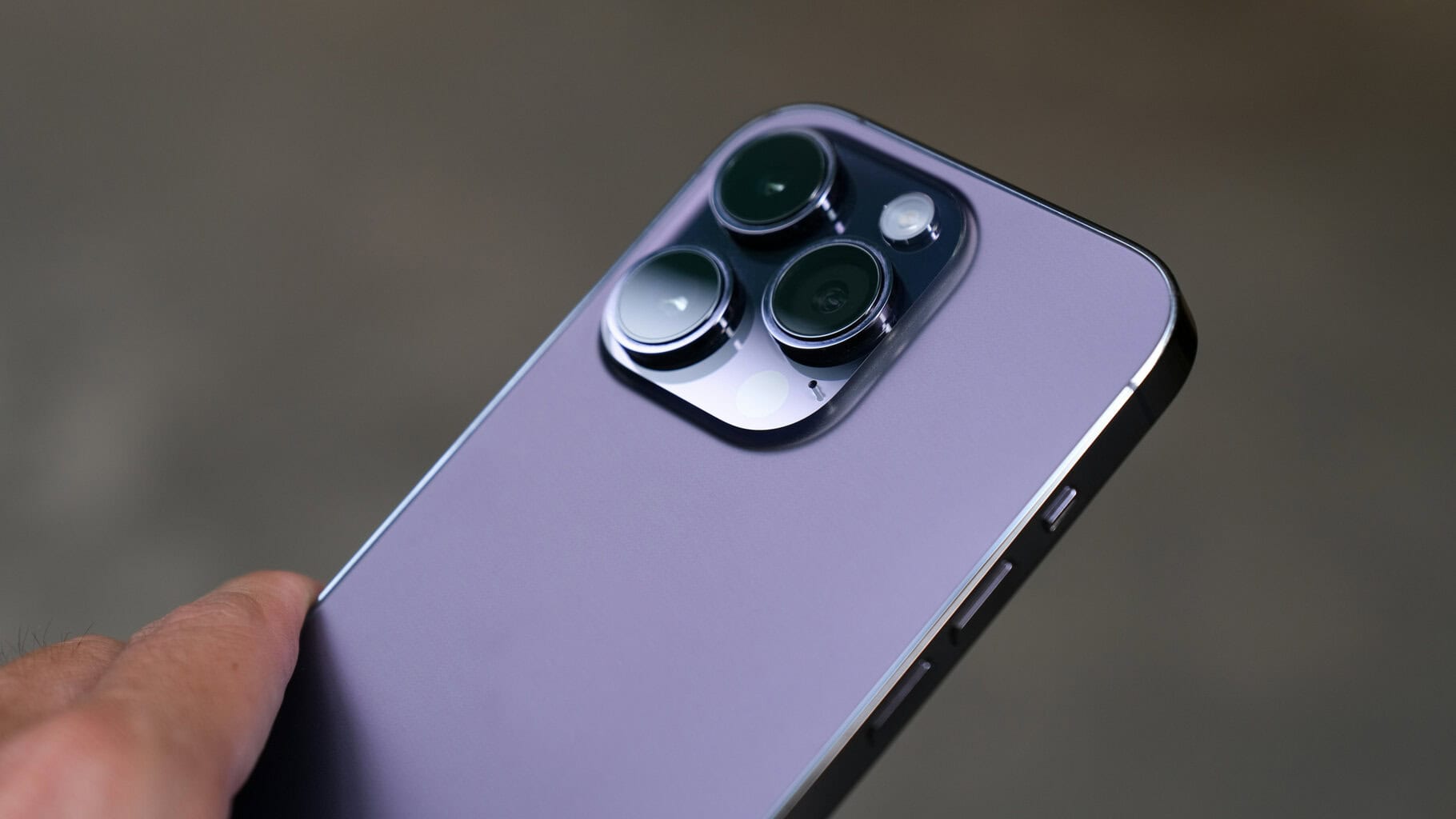 Xiaomi se muselo zbláznit. Jeho chystaná vlajka vypadá jako dva roky starý iPhone