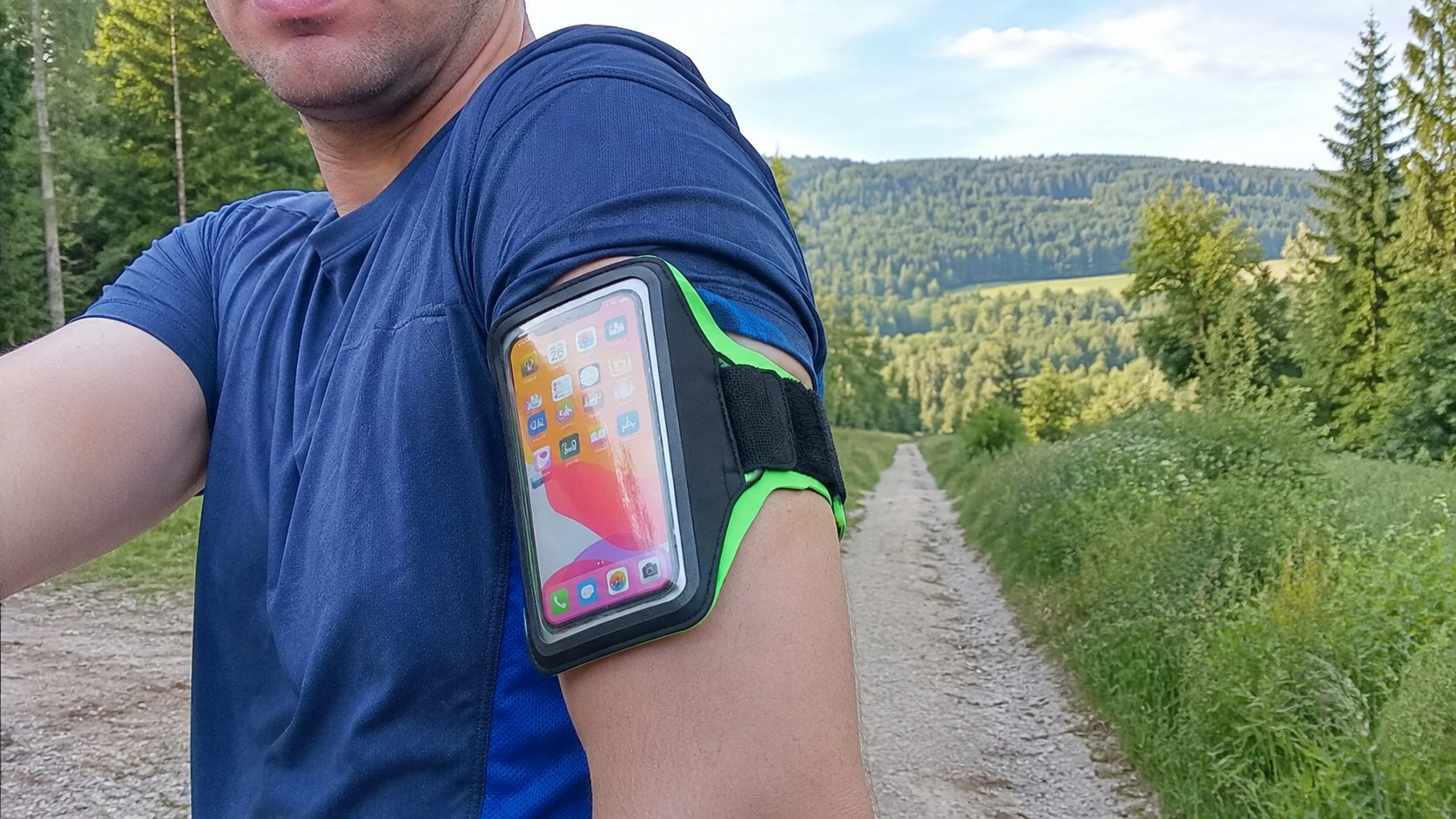 Action zase pobláznil všechny Čechy. Prodává teď extra praktický sportovní náramek pro běžce za 50 Kč