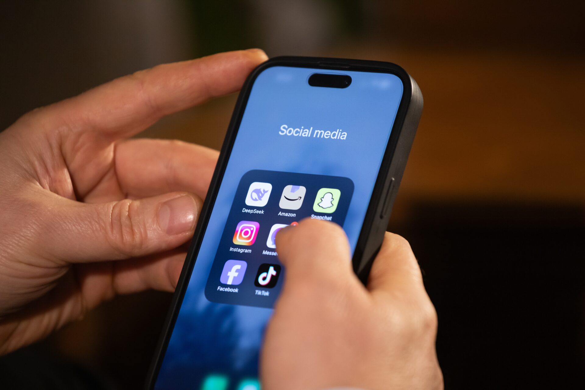 Tahle ikonka rozsvícená na telefonu prozradí, zda vás někdo šmíruje. Pokud se vám ukázala, hned to řešte
