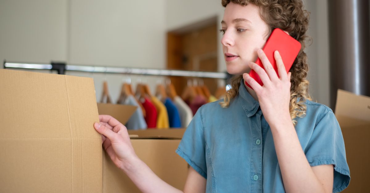 Za odpovědi zákazníkům přes profesionální rozhraní WhatsAppu zaplatí od října firmy a e-shopy, náklady se můžou promítnout do cen zboží. Ilustrační foto. Zdroj: Kampus Production / Pexels.