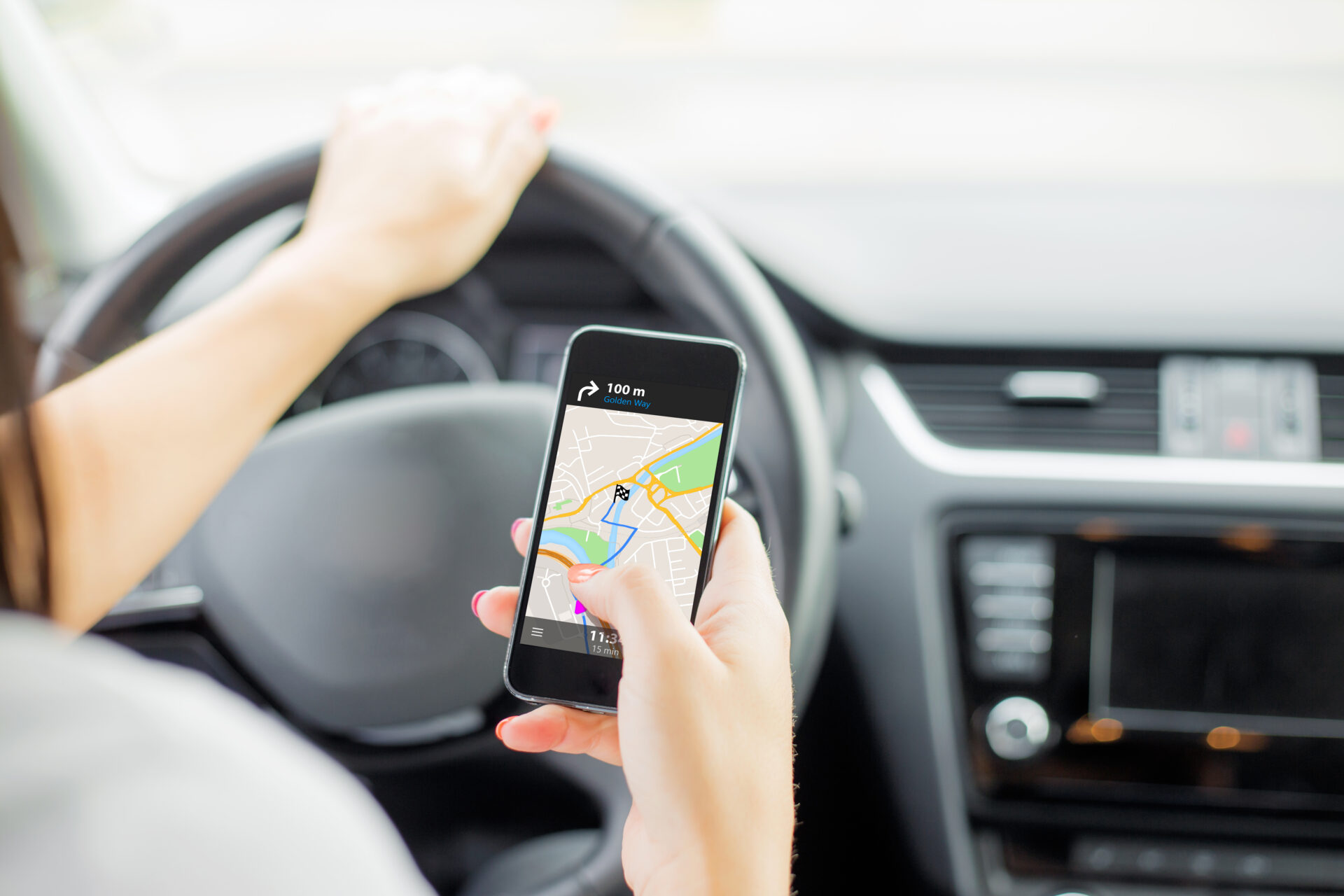 Navigace a další aplikace s přístupem k poloze patří kvůli GPS k nejnáročnějším na baterii. Ilustrační foto. Zdroj: Magnific.