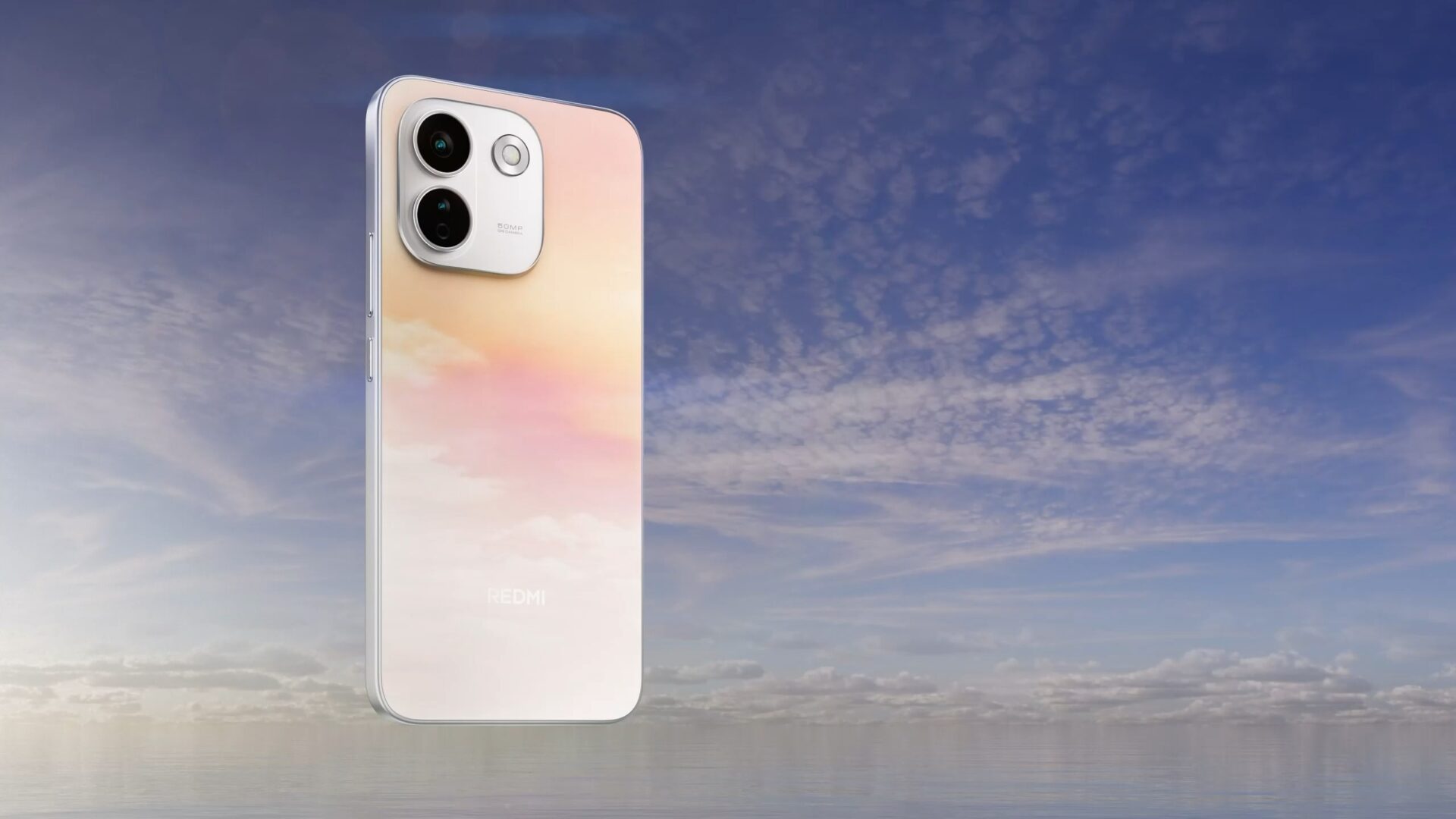 Varianta Cloud Blush mění na slunci barvu z bílé do teple růžovooranžové. Zdroj: Oficiální materiály distributora.