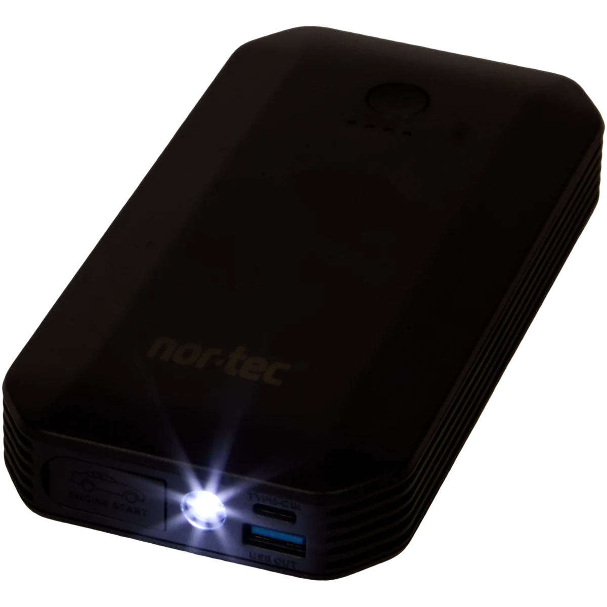 Na čele přístroje sedí LED svítilna s režimem SOS a vedle ní vstup USB-C a výstup USB-A. Zdroj: Oficiální materiály distributora.