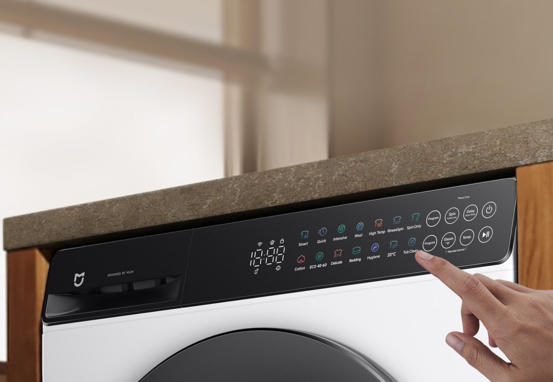 Čtrnáct programů vyberete na barevném dotykovém panelu, další nabízí aplikace Xiaomi Home. Zdroj: Oficiální materiály distributora.